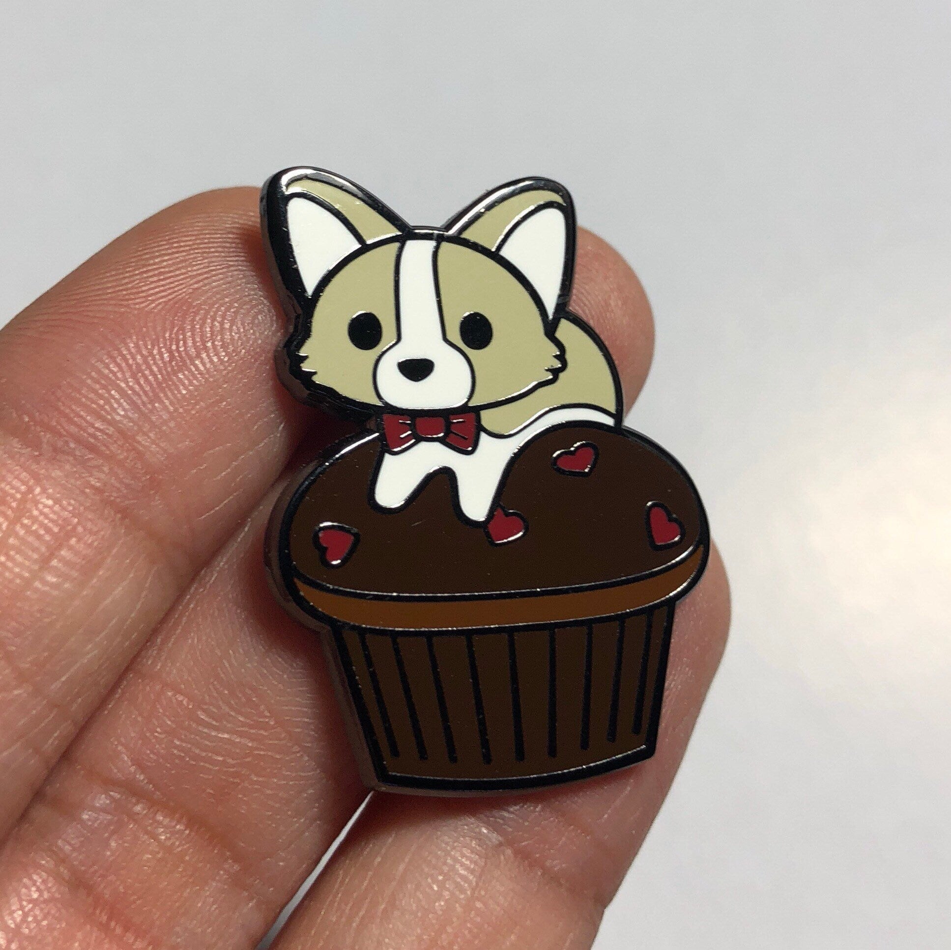 Pupcake Cream Corgi Enamel Pin, Cartoon Corgi Puppy Pin, Corgi Cupcake Pin, Corgi Gift, Corgi Birthday Gift, Corgi Lover Pin