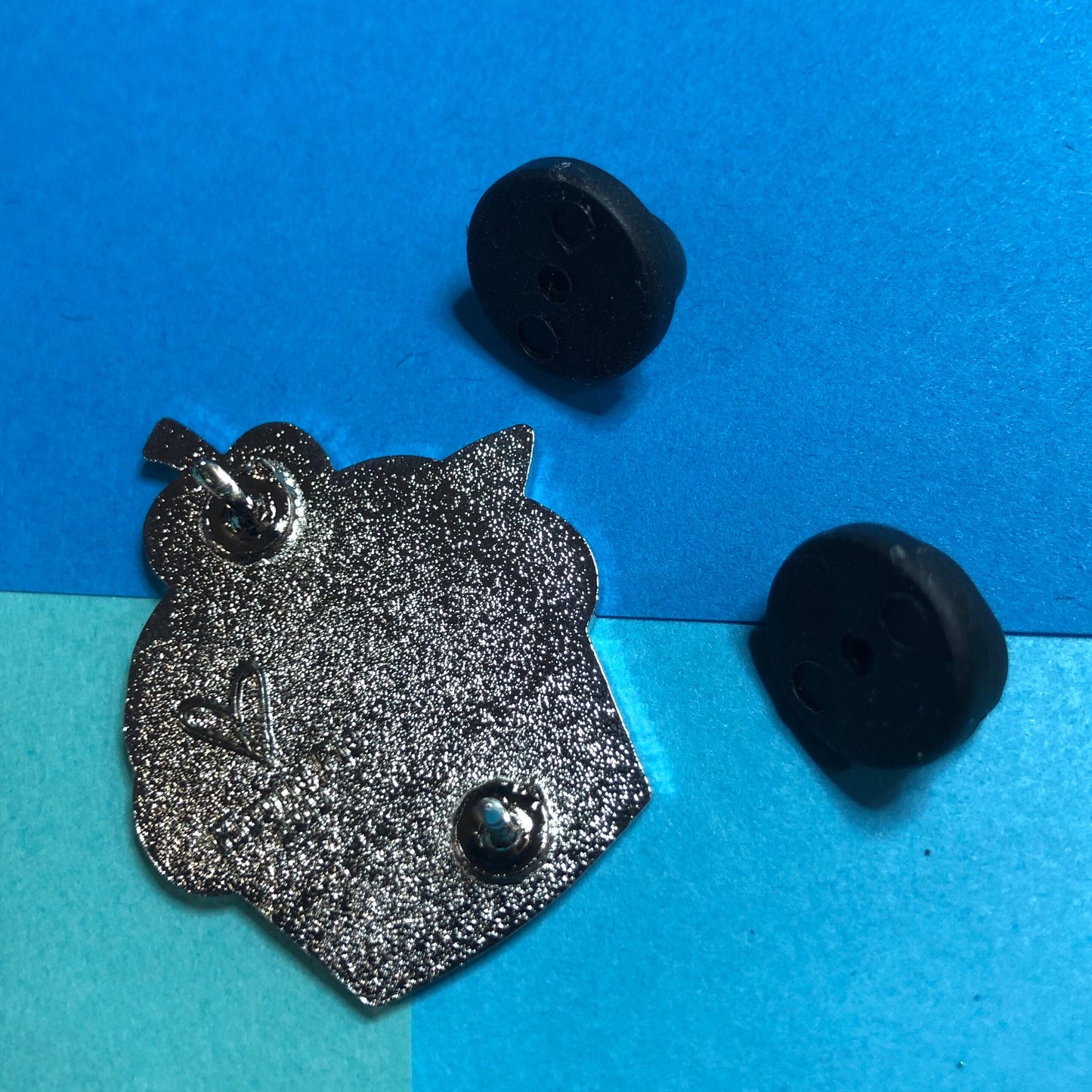 Blue/Brown Cupcake Cat Enamel Pin, Cartoon Cat Pin, cute Cat Pin, Cupcake Pin, Cat Lover Gift, brown cat pin