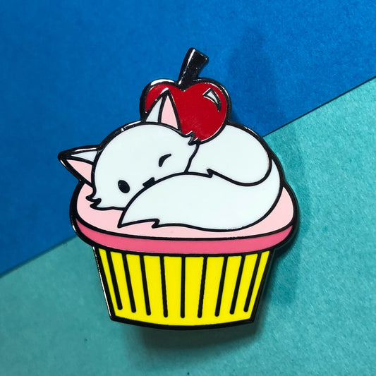 Yellow/White Cupcake Cat Enamel Pin, Cartoon Cat Pin, cute Cat Pin, Cupcake Pin, Cat Lover Gift, white cat pin